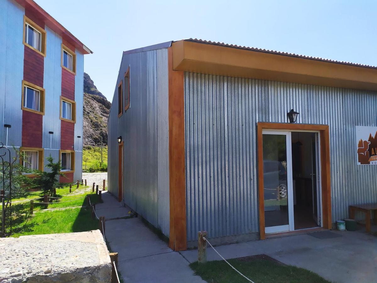 Alma Travelers Hostel El Chalten Exterior foto